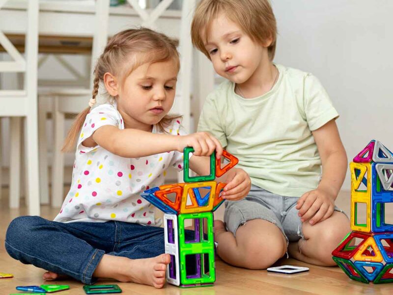 ฟังพูดอ่านเขียนด้วยโฟนิคส์ แม่สอนลูก-ดูแลอย่างใกล้ชิด